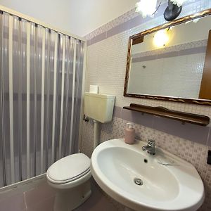 Camera grande con letto king size